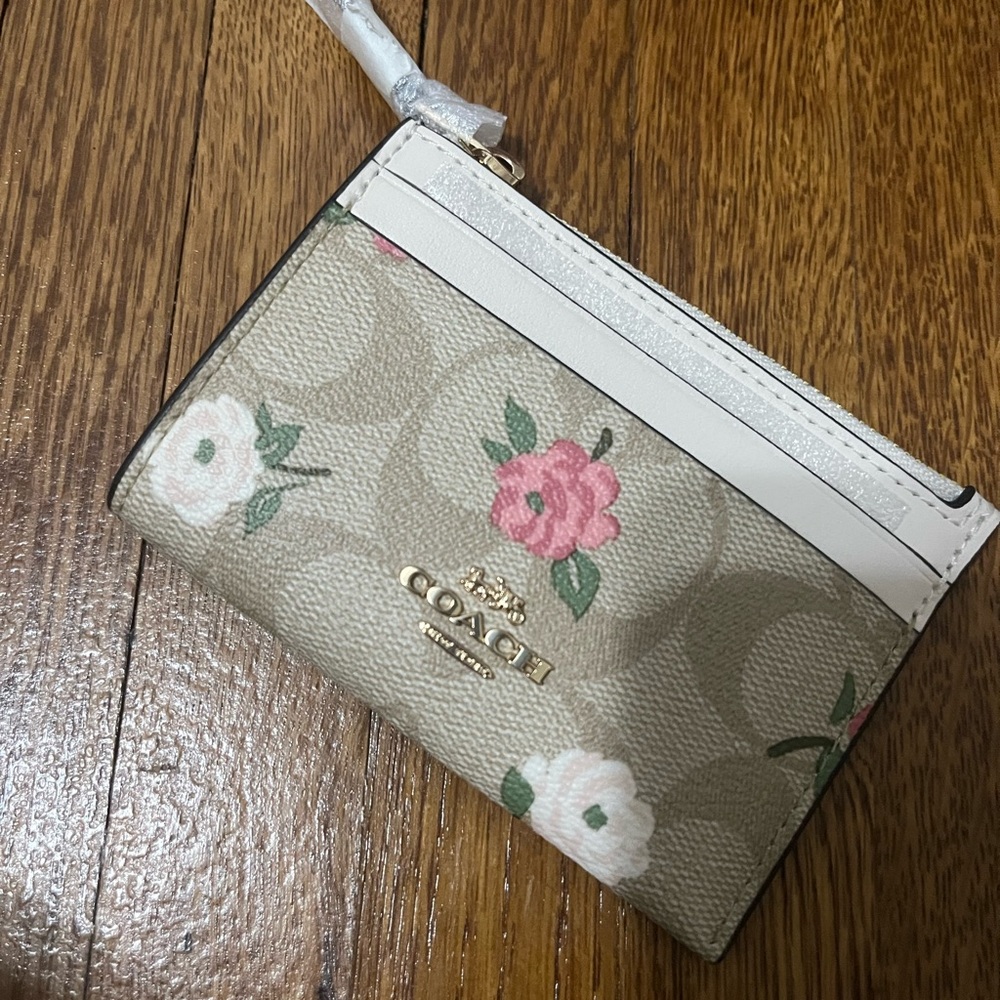 Coach: Key Card Holder💐 - Picture 3 of 5